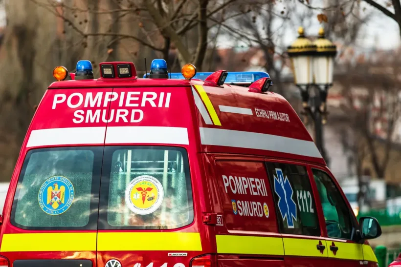 O femeie de 69 de ani a murit pe DE 581, după ce a fost lovită de un ansamblu de vehicule. Ce au stabilit polițiștii