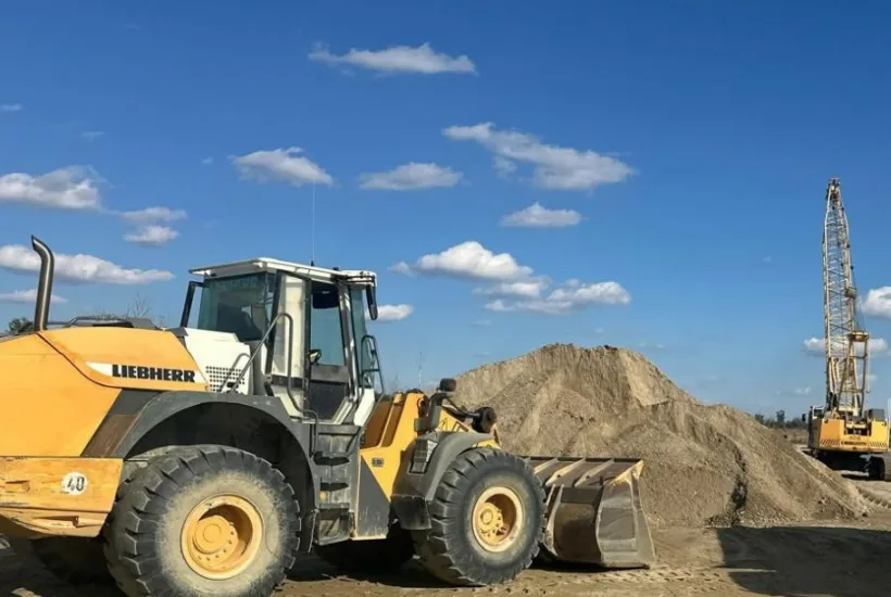 Sancțiune de 100.000 de lei pentru o exploatare de agregate minerale din Galați. Autorizația ar putea fi suspendată