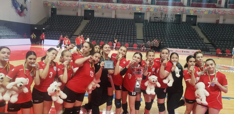 „Nepoţelele”, vicecampioane pe teren şi campioane în inimile gălăţenilor