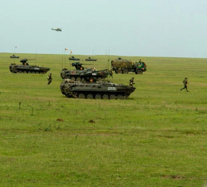 10.000 de militari cu peste 1.700 de mijloace tehnice participă la un exercițiu militar în Poligonul Smârdan