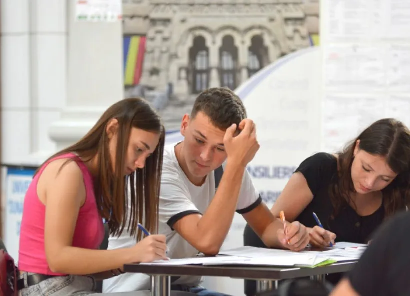 Calendarul înscrierilor a fost prelungit la cinci facultăți de la „Universitatea Dunărea de Jos”