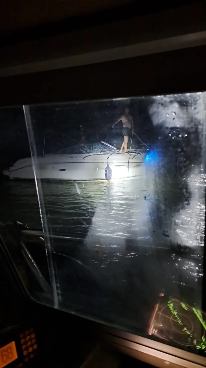 Cuplu salvat de pe Dunăre în timpul furtunii
