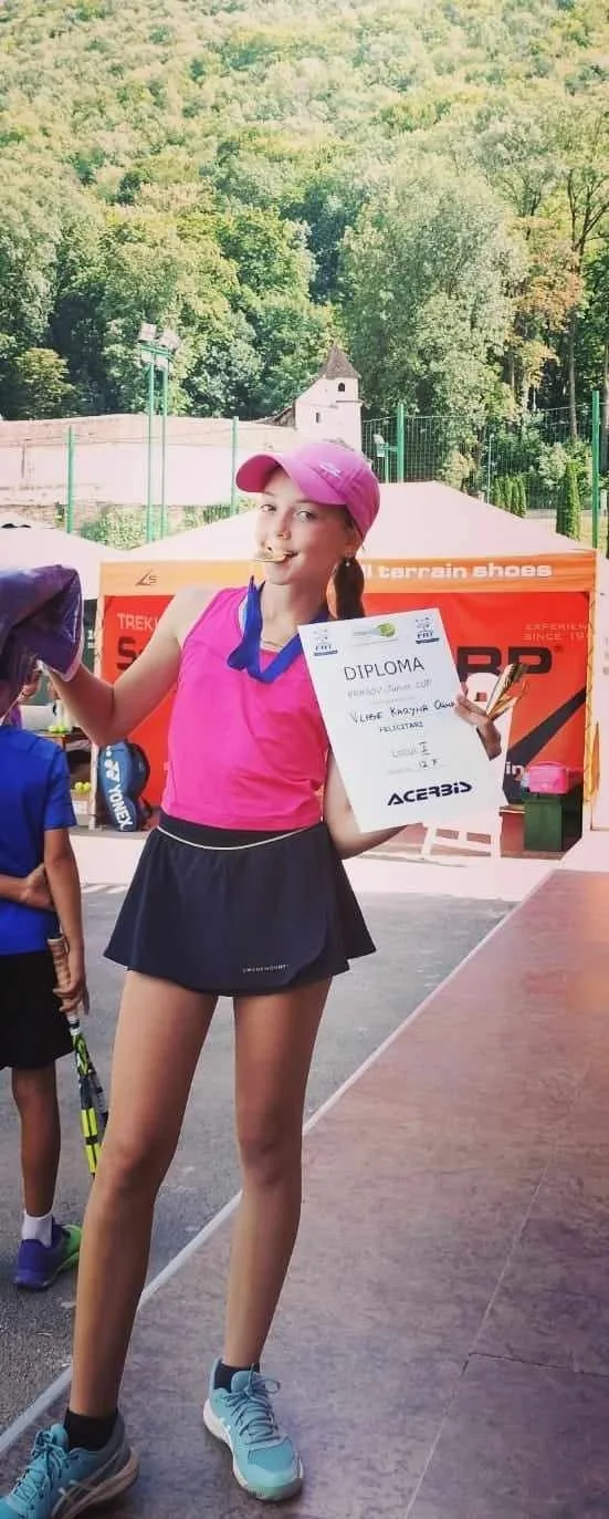 La 11 ani, Karyna Vlase visează s-o întâlnească pe Coco Gauf