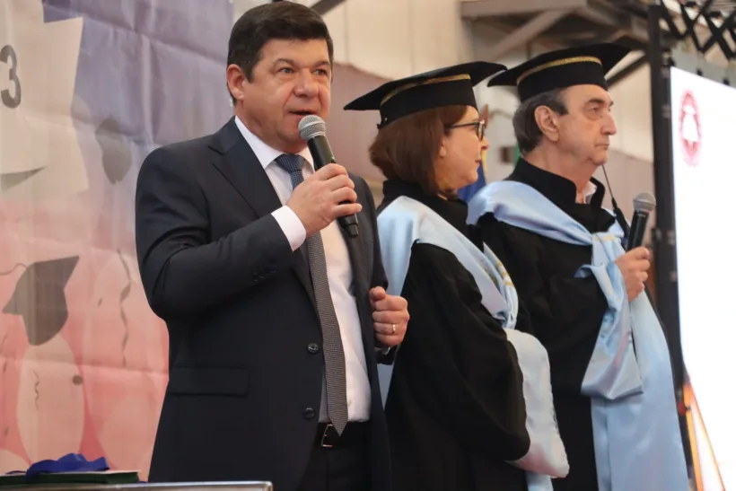 O nouă generație de medici la Galați. Costel Fotea: Să nu vă pierdeți nicio clipă pasiunea pentru medicină și să fiți mereu aproape de pacienții voștri
