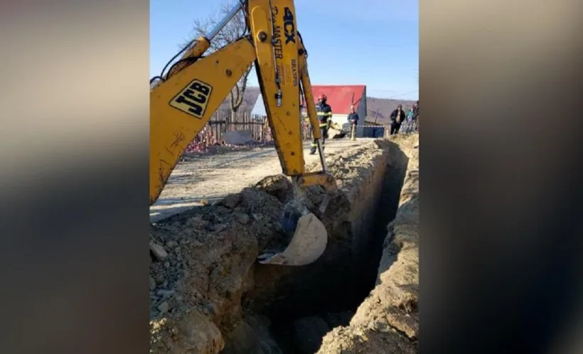Un mal de pământ s-a prăbușit peste trei muncitori, în județul Galați