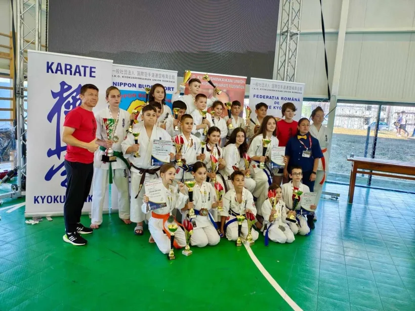 ACS Triumf Dojo s-a întors cu o salbă bogată de medalii