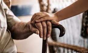 Pensionarii români primesc de astăzi deciziile de recalculare a pensiilor