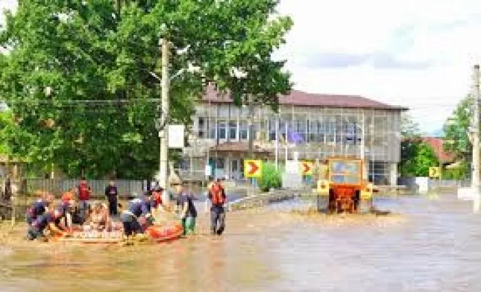 Doar două școli inundate din județul Galați rămân închise