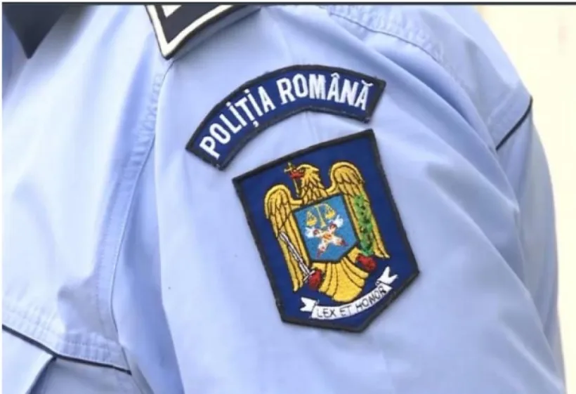 Pensionar, reținut pentru că a împins pe scările unui bloc o femeie care avea un bebeluș