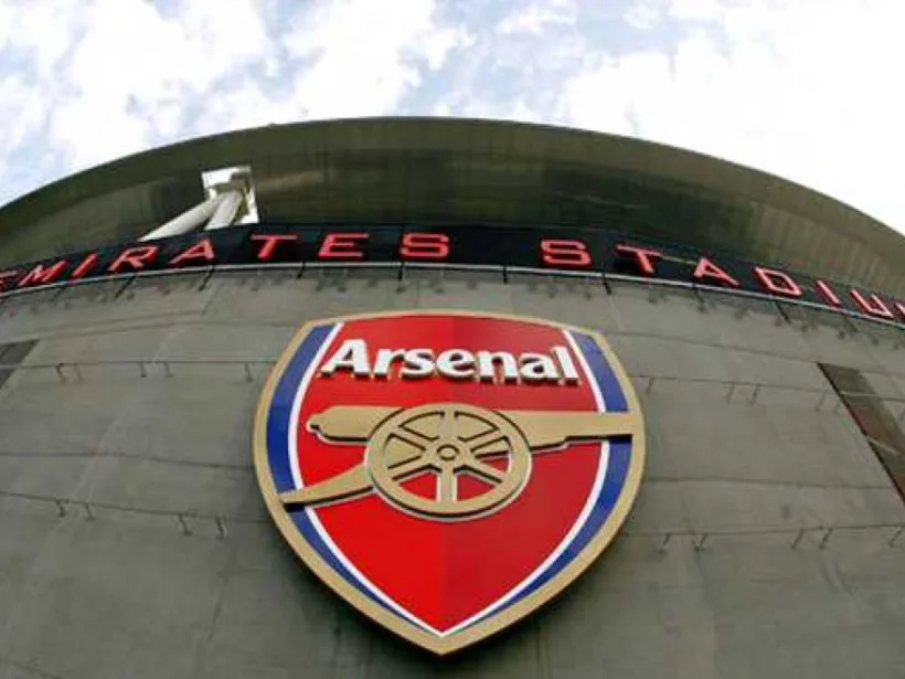 Arsenal a anunţat reduceri salariale