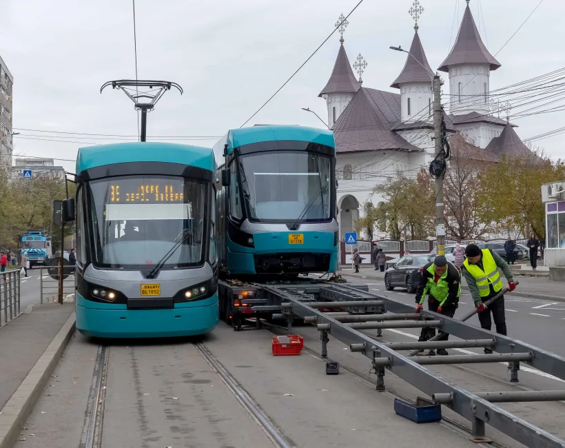 Primul tramvai din noul lot de 10 a ajuns la Galați