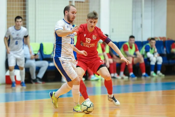 United în pole position în play-off