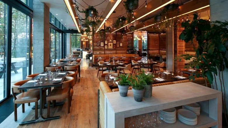 Când se deschid parcurile, hotelurile și restaurantele
