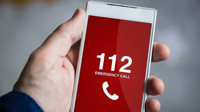 Amendă de 2000 de lei pentru un tânăr de 21 de ani care a transmis o alertă falsă la 112