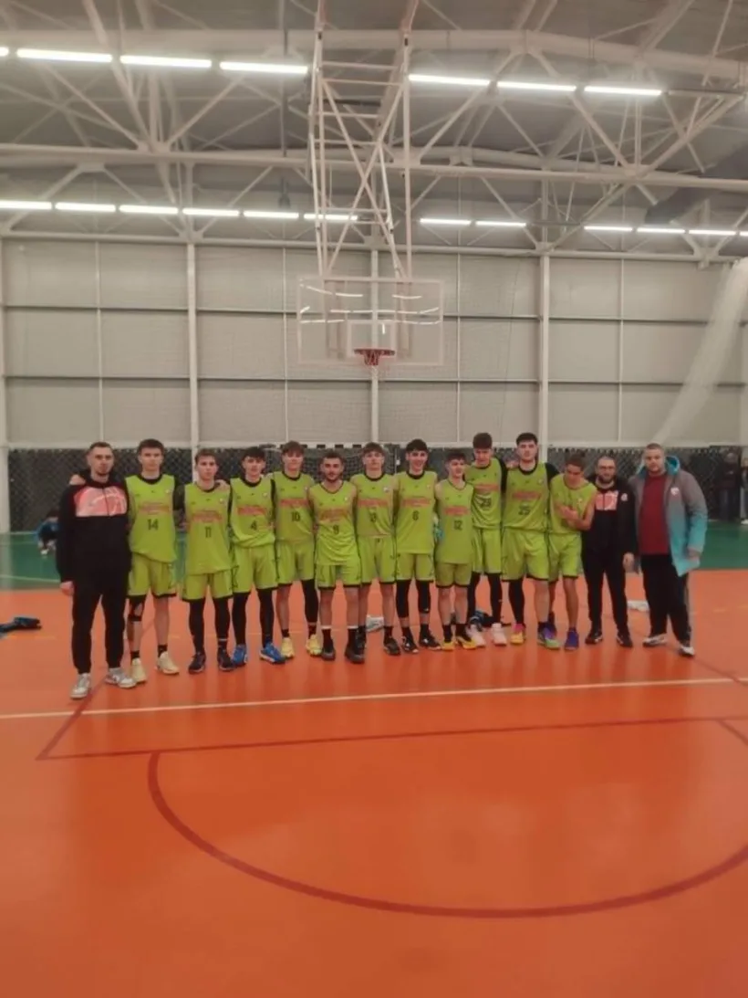 Baschetbaliştii de la CSU Phoenix au revenit spectaculos şi au învins Stars