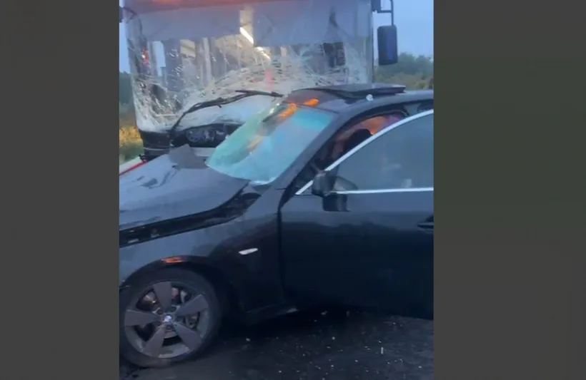 Autobuz, implicat într-un accident la ieșirea din orașul Galați: trei victime