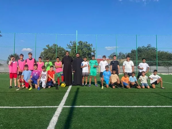 Activităţi sportive pentru tineri, în Parohia Umbrăreşti