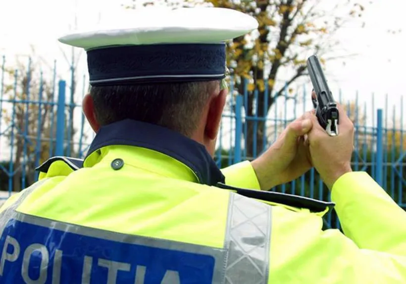 Focuri de armă la Berești pentru prinderea unui agresor