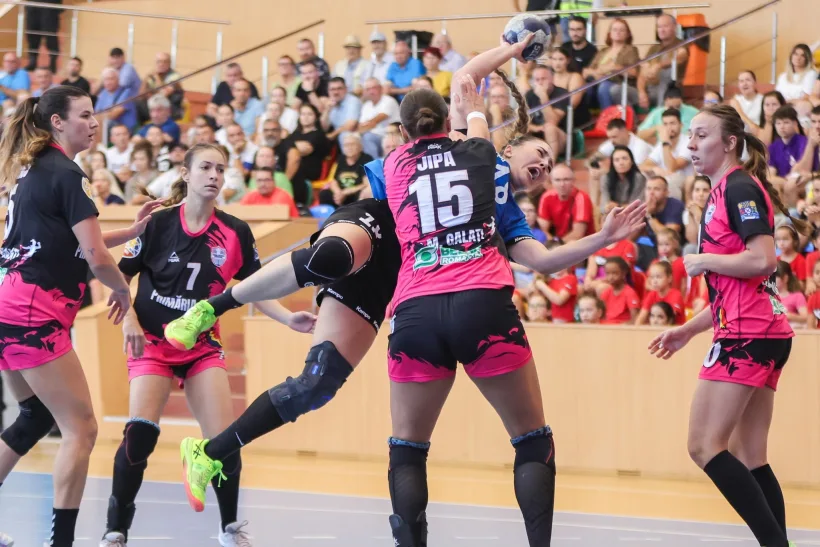 Handbalistele de la CSM Galați oprite de arbitri