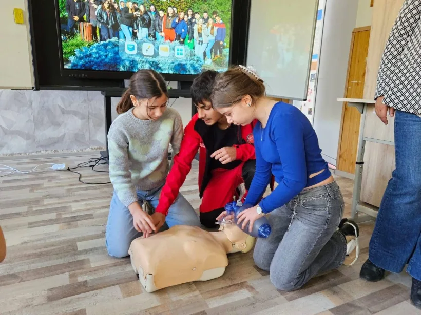 Liceenii gălățeni, instruiți să acorde prim ajutor
