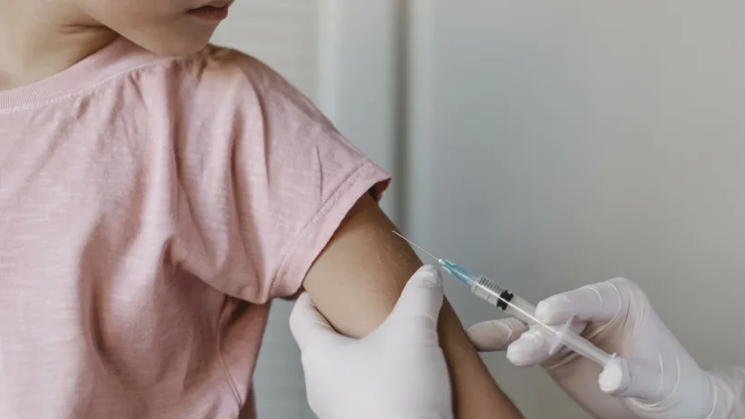 De ce poți face gripă chiar dacă ești vaccinat: cum afectează diferențele dintre tulpinile sezoniere eficiența vaccinului