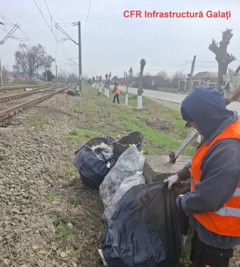 31 de tone de gunoaie, strânse de angajații Regionalei CFR Galați