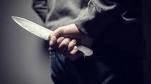 Atac cu cuțitul într-o sală de jocuri din Galați. Suspecții au ajuns în arest preventiv