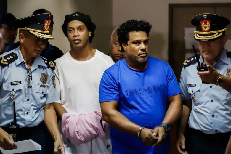 Brazilianul Ronaldinho, în continuare arestat la domiciliu în Paraguay