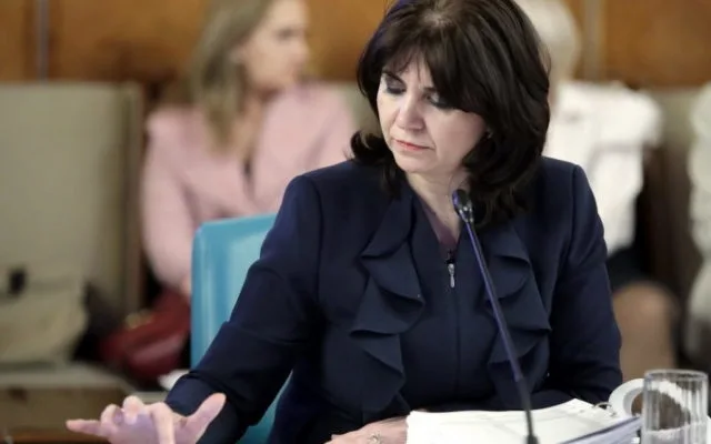 Moțiunea simplă împotriva ministrului Educației, Monica Anisie, adoptată