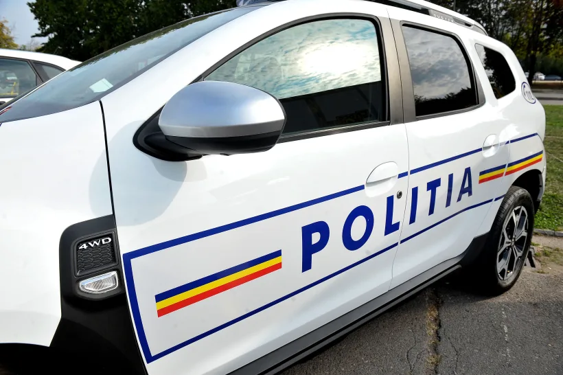 Mașini încărcate cu pasageri ilegali: 66 de oameni au fost găsiți de polițiștii gălățeni