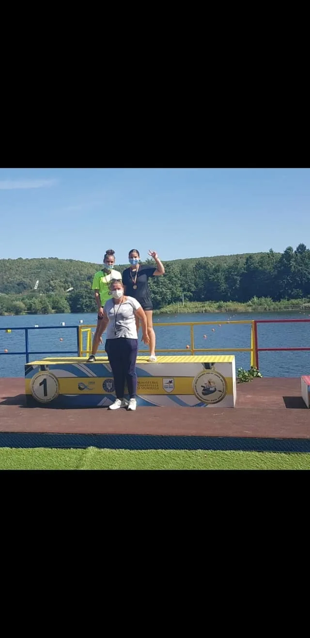 Secţia de kaiac-canoe de la CSS Galaţi a ieşit la recoltat medalii