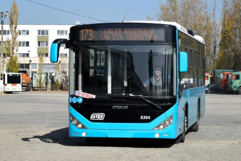 Trasee de autobuz dedicate exclusiv elevilor, pentru a evita aglomerația