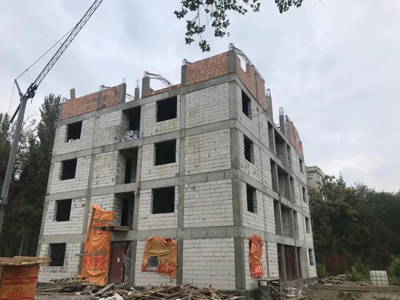 Galerie foto/Se lucrează la blocul ANL pentru medicii gălățeni