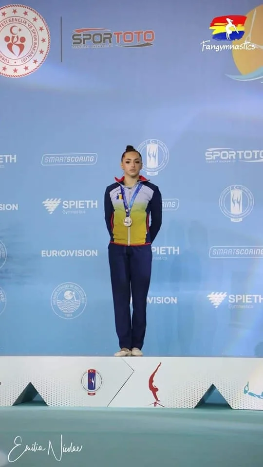 Come back spectaculos pentru Larisa Iordache