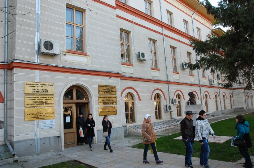 Conferință de excelență filologică, online, la ”Dunărea de Jos”