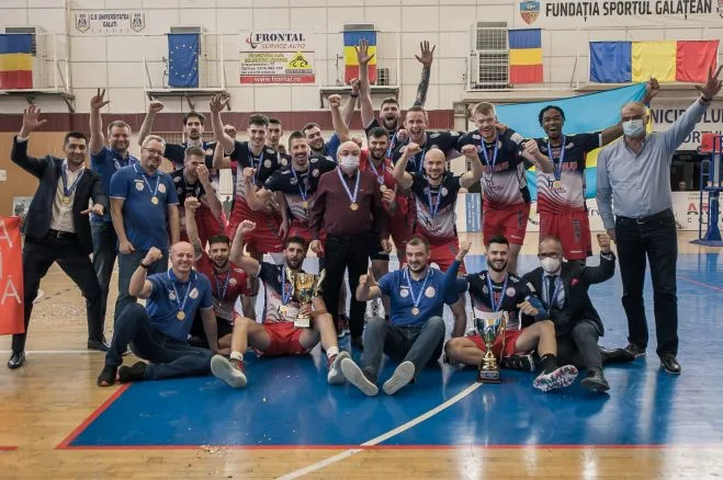 Performanţă uriaşă în sportul gălăţean: CSM Arcada a primit trofeul, medaliile şi tricourile de CAMPIOANĂ