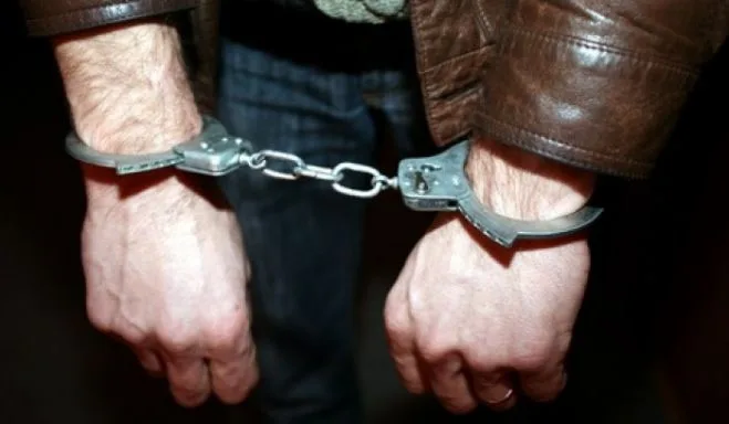 ULTRAJ/Un bărbat din Galați a fost încătușat după ce a înjurat polițiștii