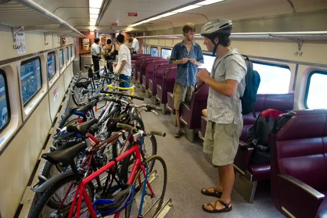 Gălățenii pot transporta cu trenul doar biciclete pliabile sau demontabile