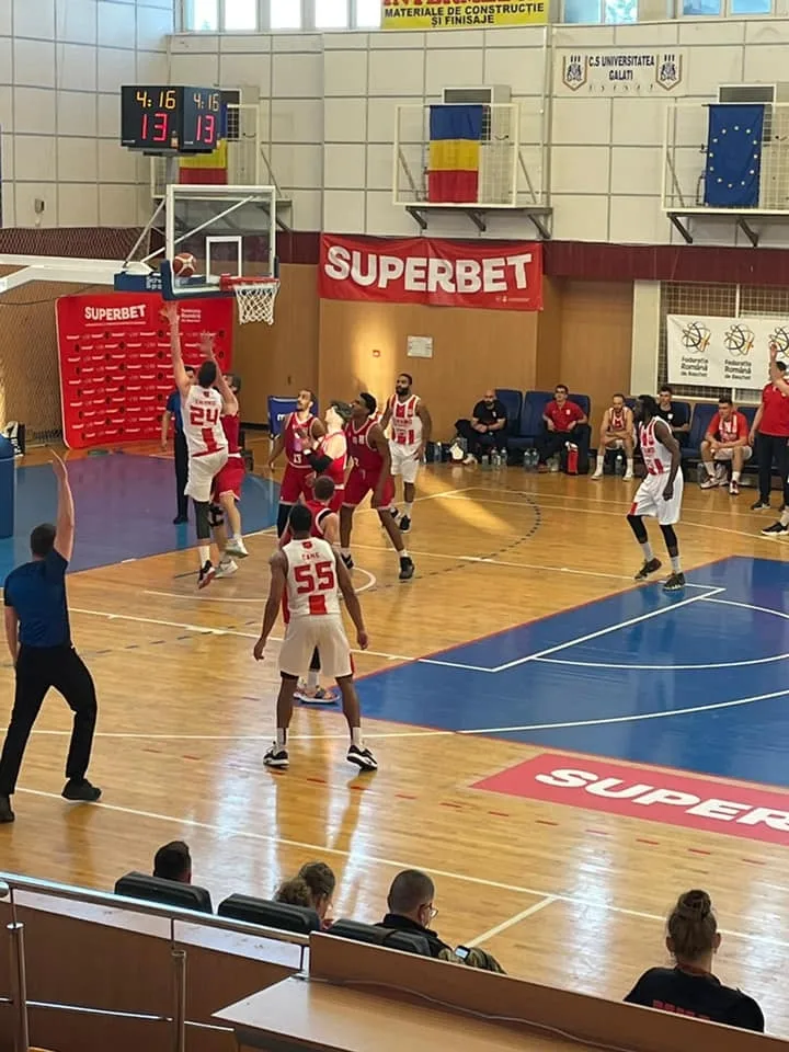 Baschetbaliştii de la CSM Galaţi aşteaptă ultimele restanţe de pe loc de play-off