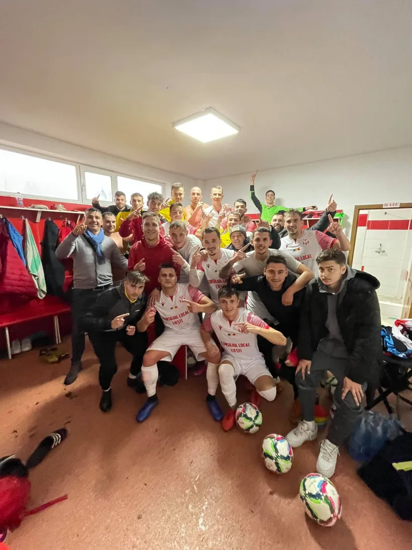 Sporting stinge lanterna şi revine pe loc de play-off