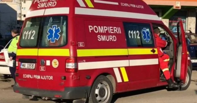 Accident grav pe DN 25. Un șofer beat s-a răsturnat cu mașina pe câmp, iar o persoană a murit