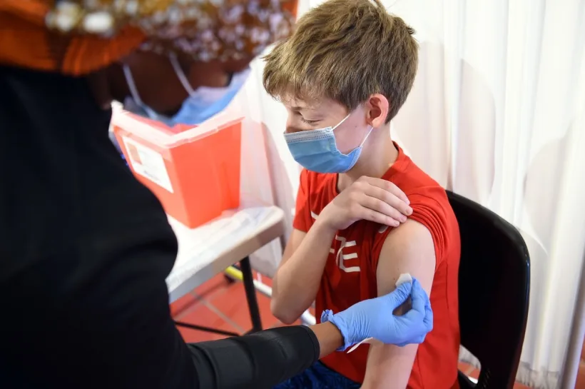 Începe ”nebunia”vaccinării copiilor