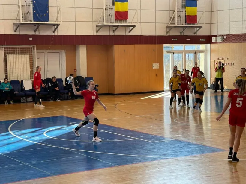 O victorie de încălzire pentru handbalistele de la CSM Galaţi