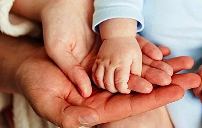 Consiliul Județean Galați oferă sprijin financiar familiilor care vor să adopte un copil din alt județ