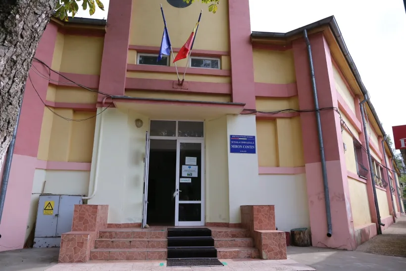 Fonduri europene pentru modernizarea Școlii Gimnaziale „Miron Costin”