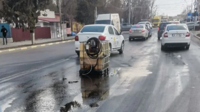 Amenda usturătoare primită de benzinăria care a vândut motorină într-un rezervor din plastic