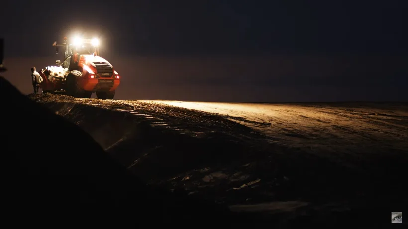 VIDEO Mobilizare nocturnă pe șantierul drumului expres Galați-Brăila