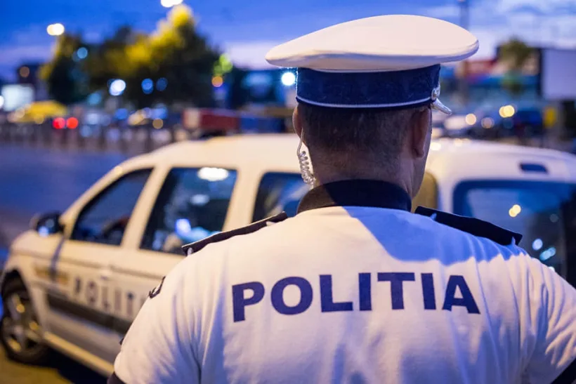 Un motociclist de 16 ani a lovit două persoane pe trecerea de pietoni