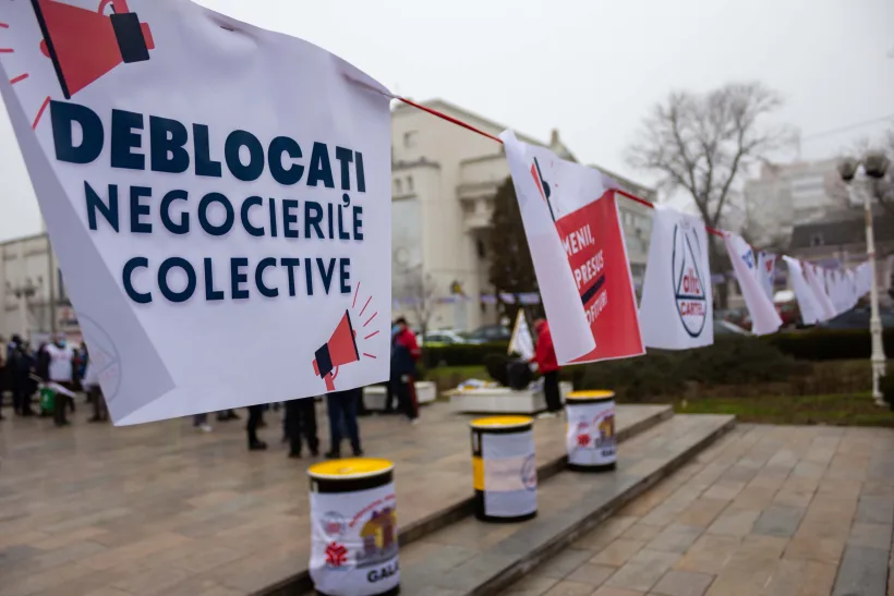 Protest al sindicatului polițiștilor, în fața Prefecturii Galați