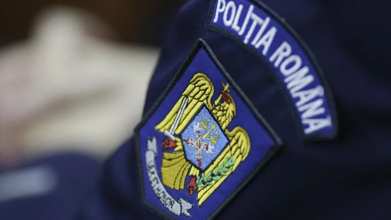 Un bărbat a traversat strada prin loc nepermis și a fost lovit de o autoutilitară